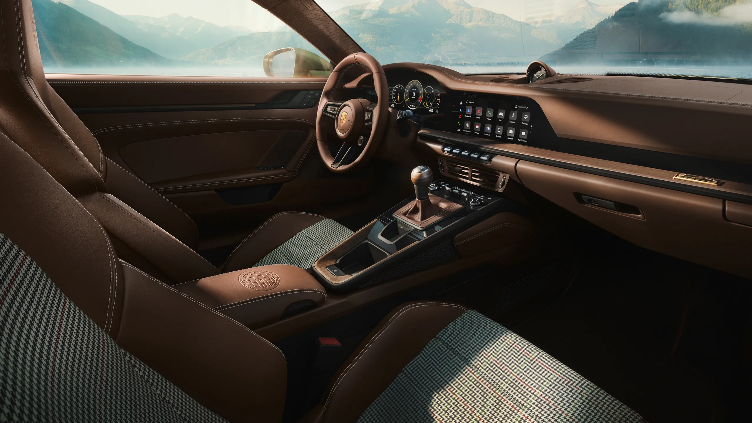 Vista del puesto de conducción del 911 GT3 90 F. A. Porsche.