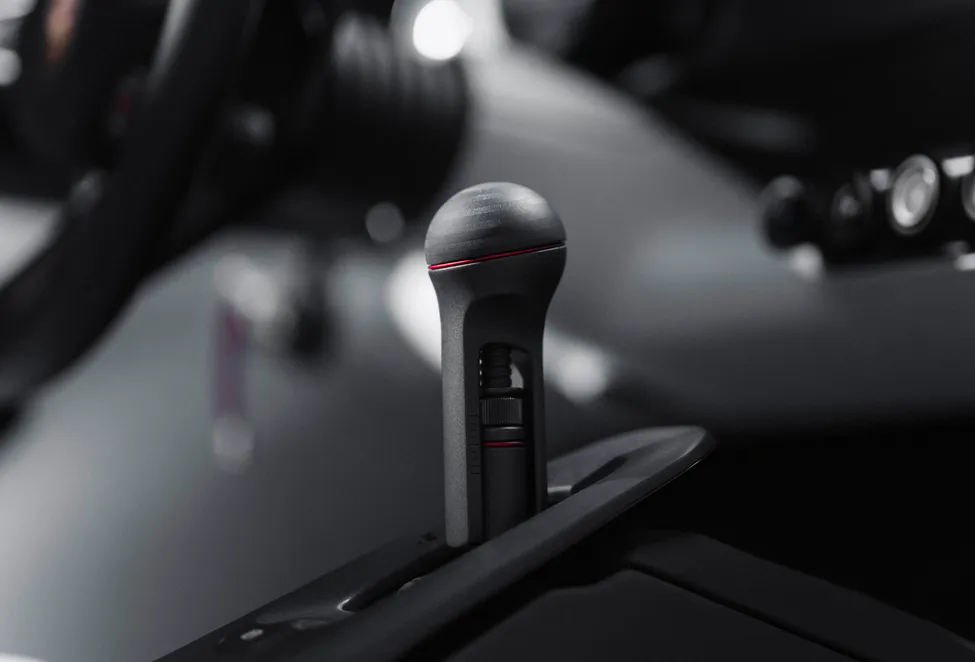 Gear lever of the Porsche Mission S.