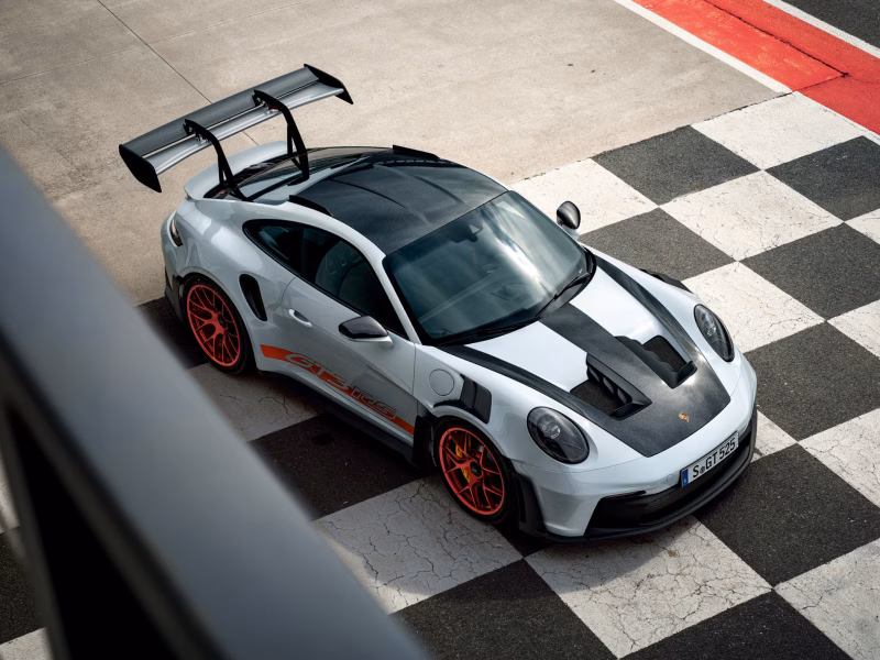 View from above of a Porsche 911 GT3 RS in Ice Gray Metallic with Weissach package.