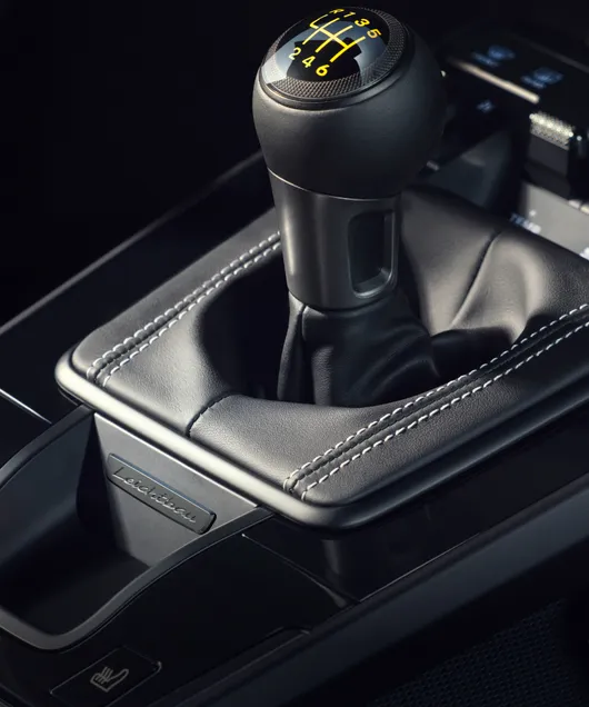 Detailweergave van de sportschakelbak in de Porsche 911 GT3 met Touring Pakket .