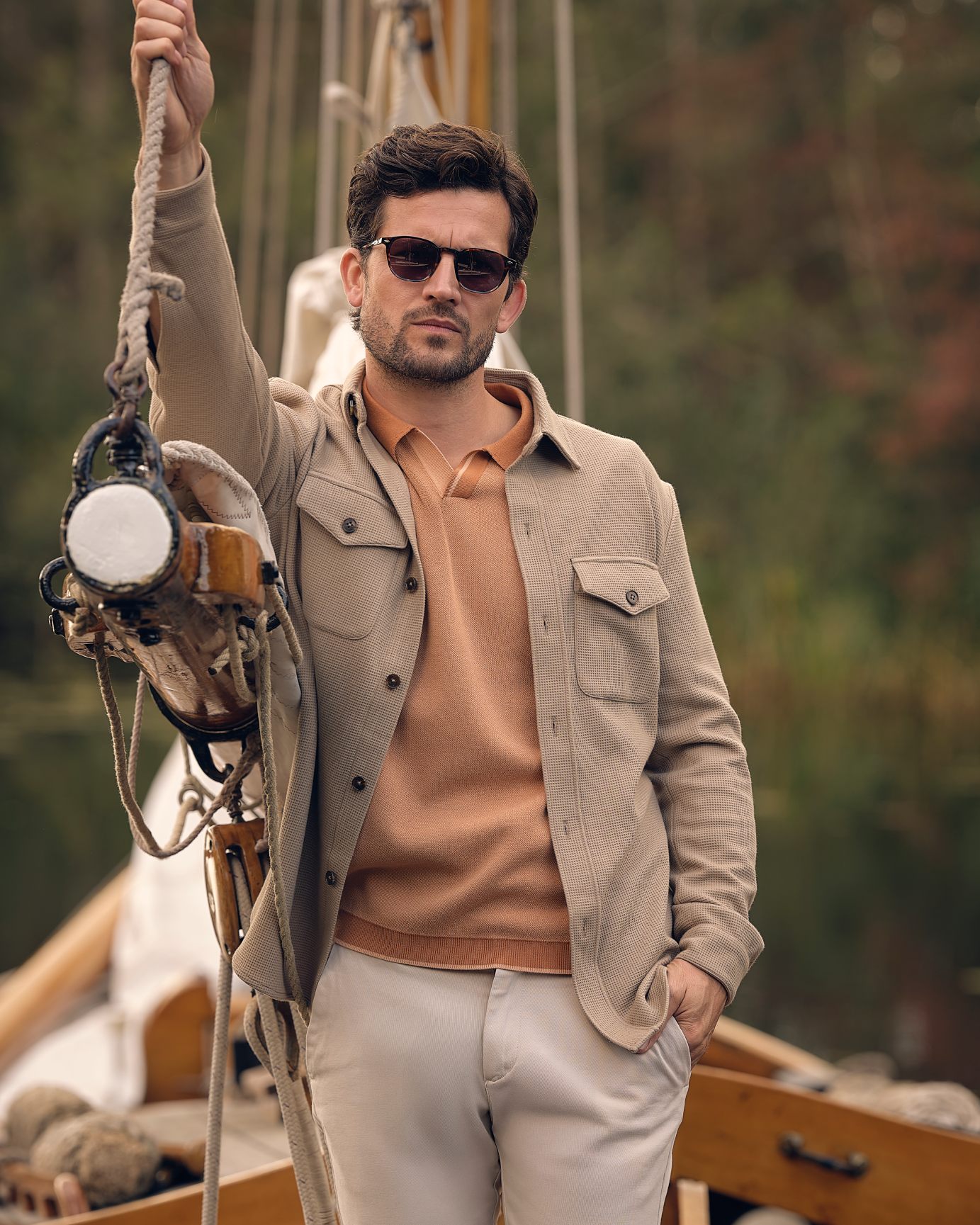 Campbell SS26 Collectie. Model met outfit.