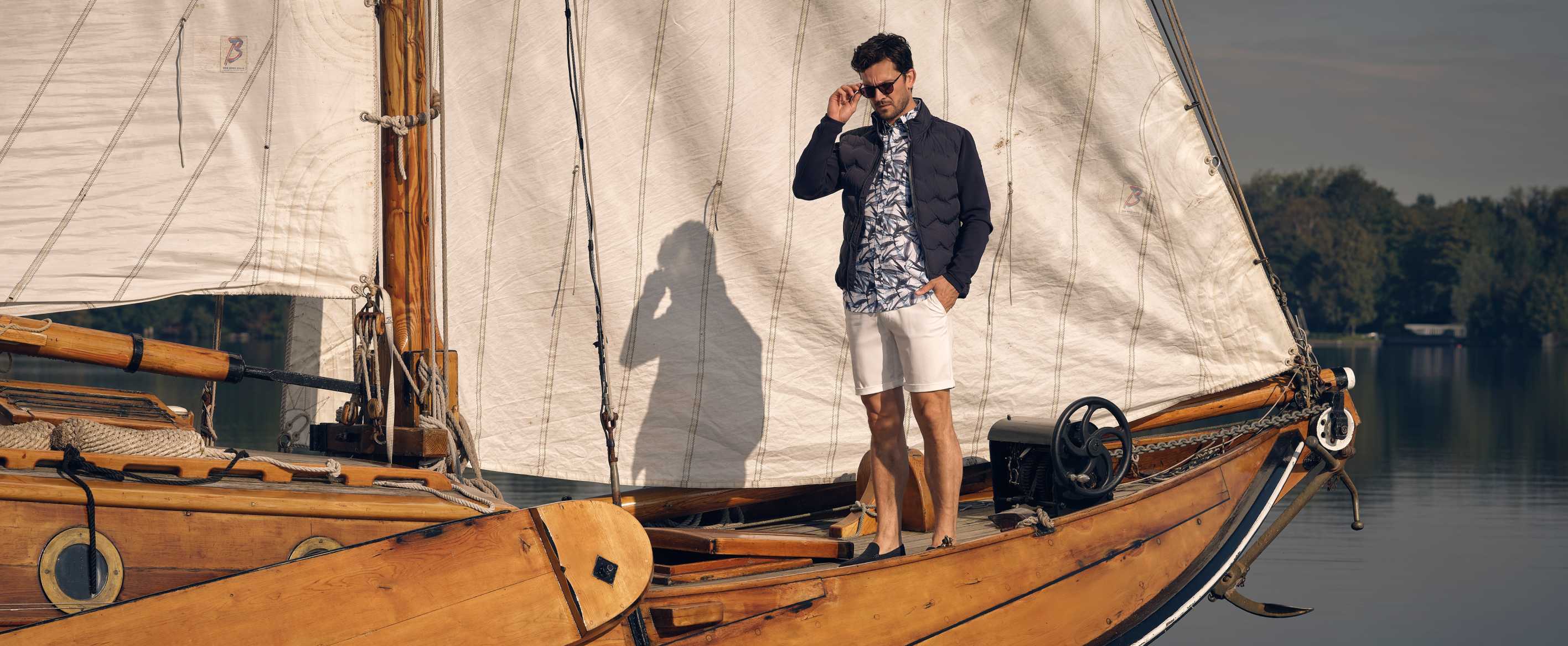 Campbell SS26 Collectie. Model met outfit.