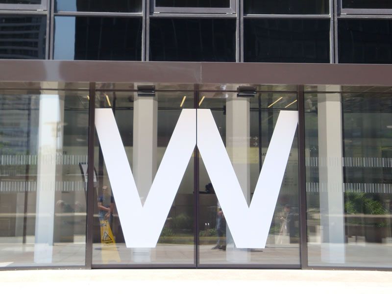 W Letter in the front of the Tower W in the La Défense CBD - DC2SCALE PAR7