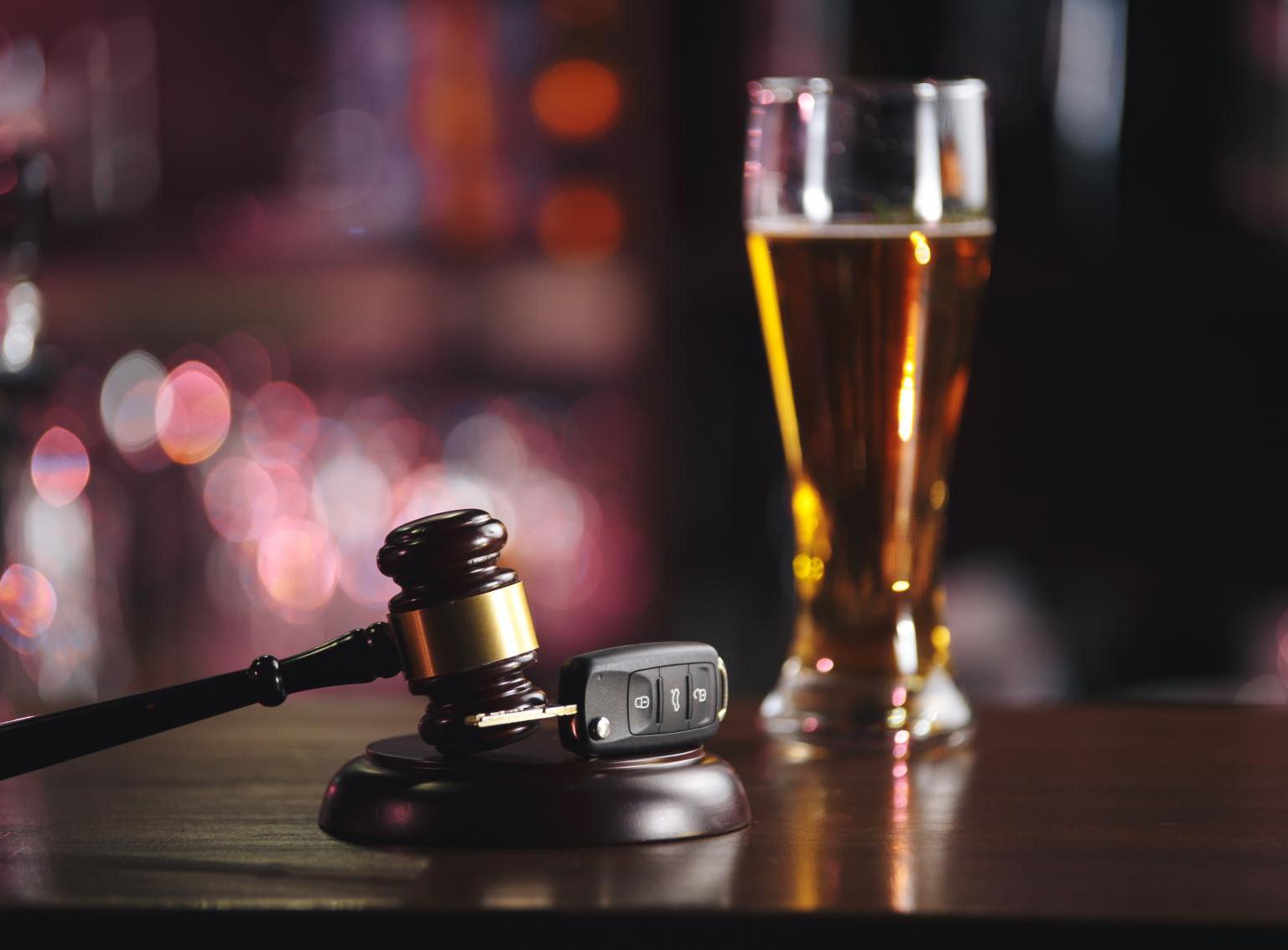 Jugendschutzgesetz in der Bar: Was beachtet werden muss