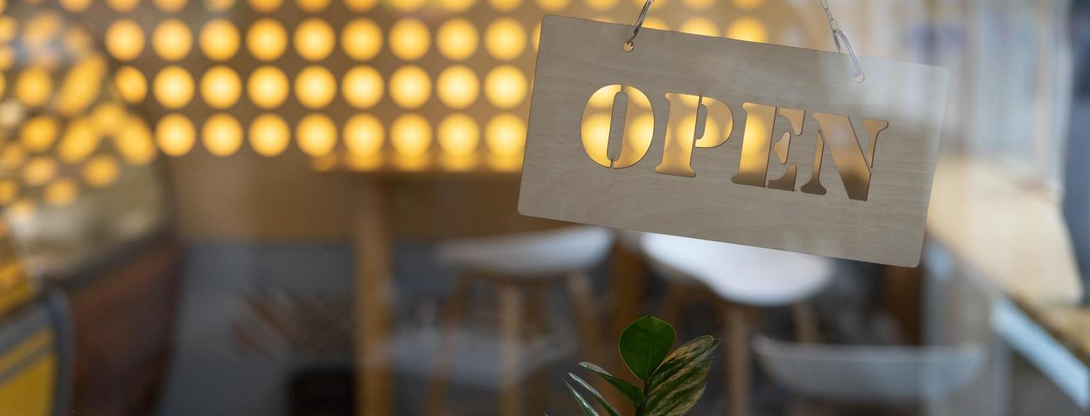 Bar eröffnen ohne Eigenkapital: Möglichkeiten und Risiken