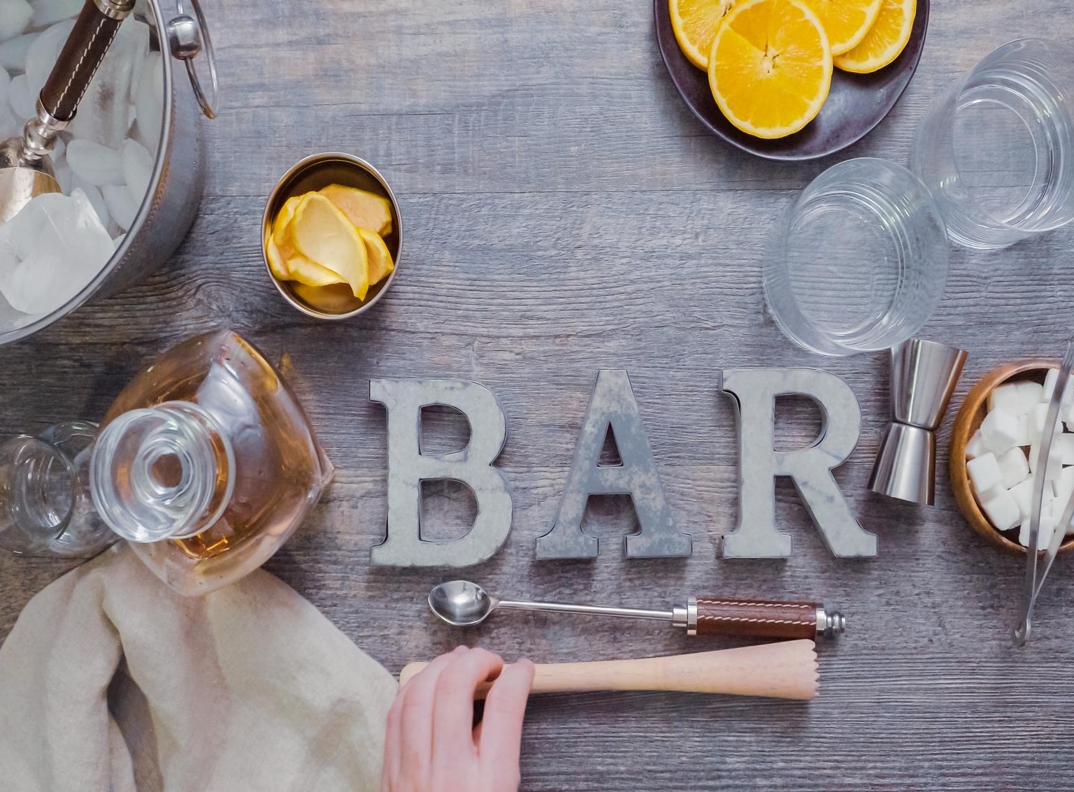 Bar eröffnen: Voraussetzungen, Auflagen, Kosten und Planung