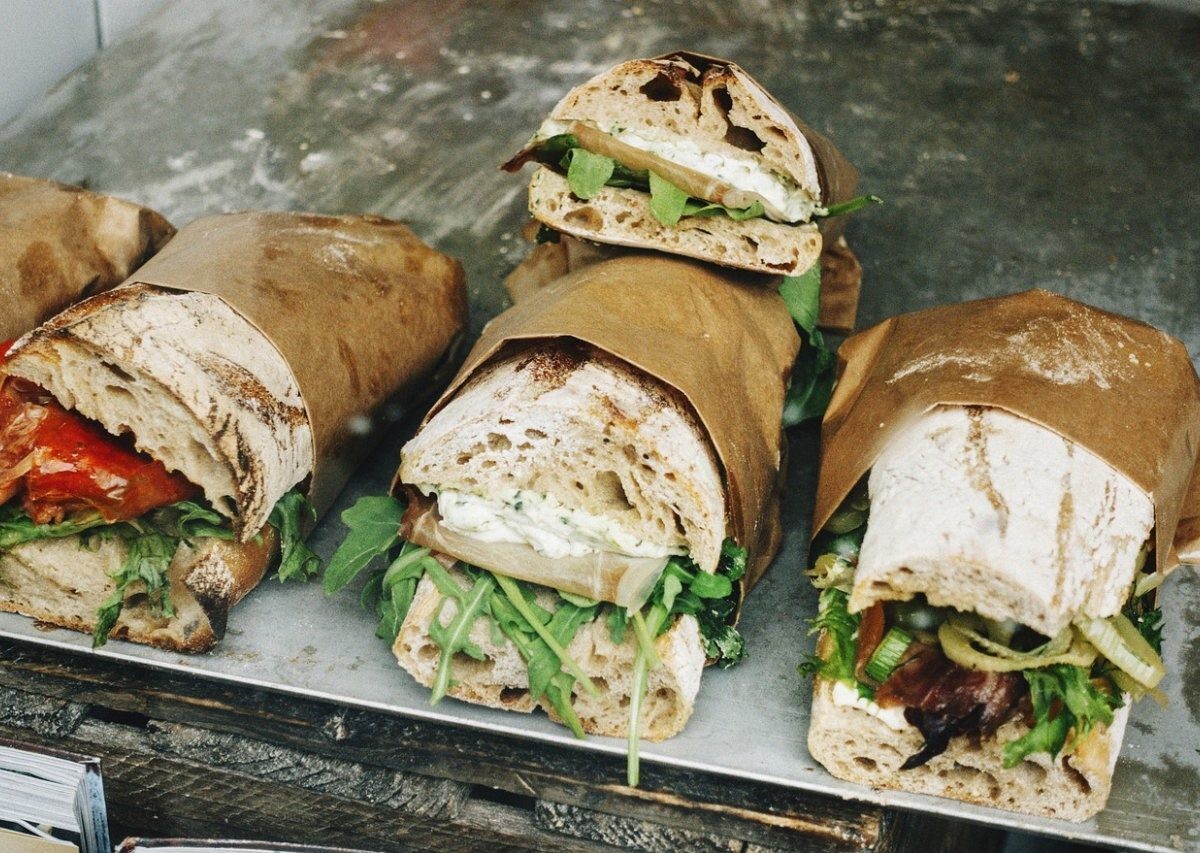 Gesunde Mittagspause: Tipps für mehr Energie im Alltag