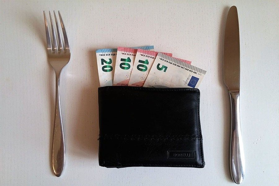 Trinkgeld in der Gastronomie: Regeln, Steuern und Aufteilung