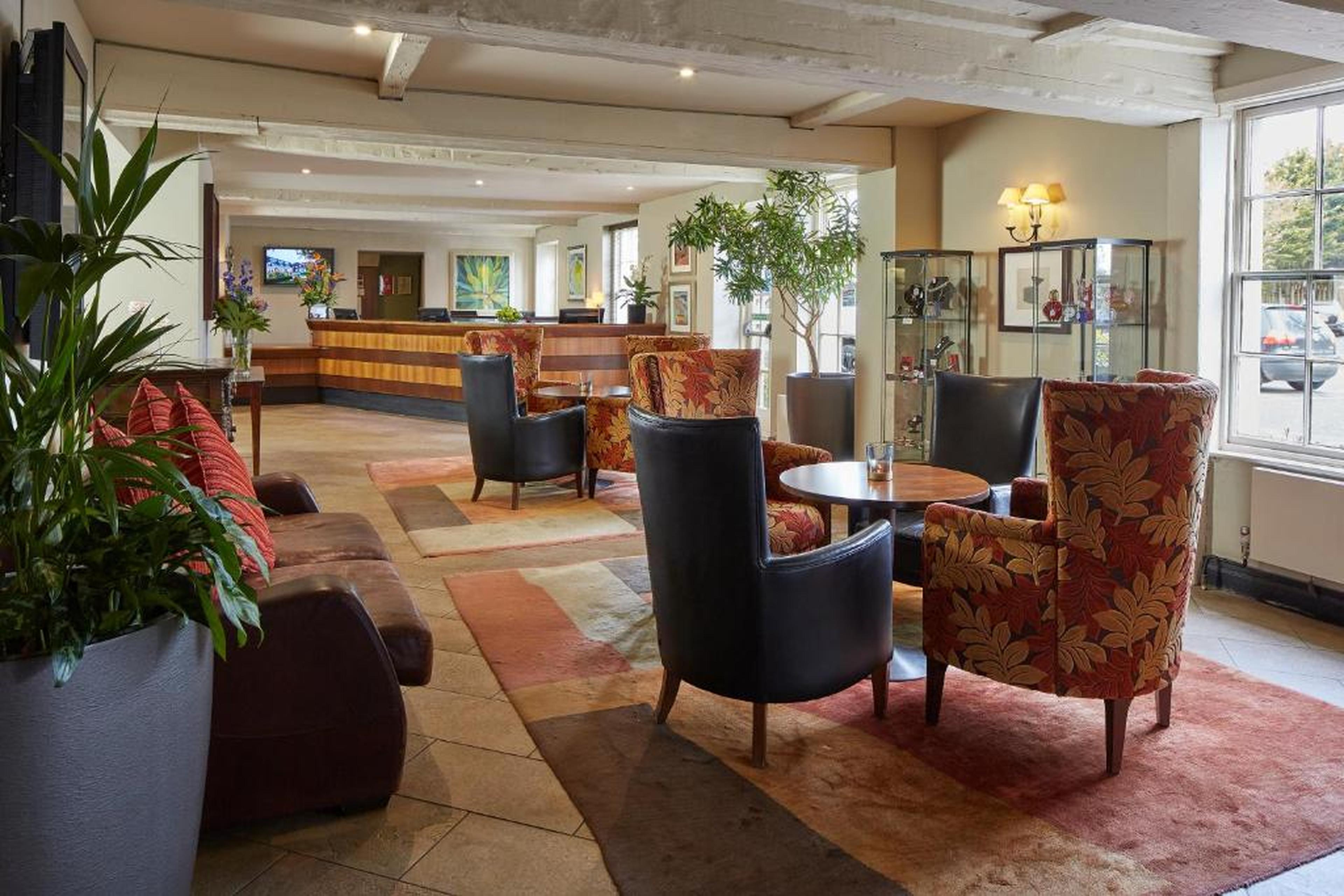 Bull Hotel lounge