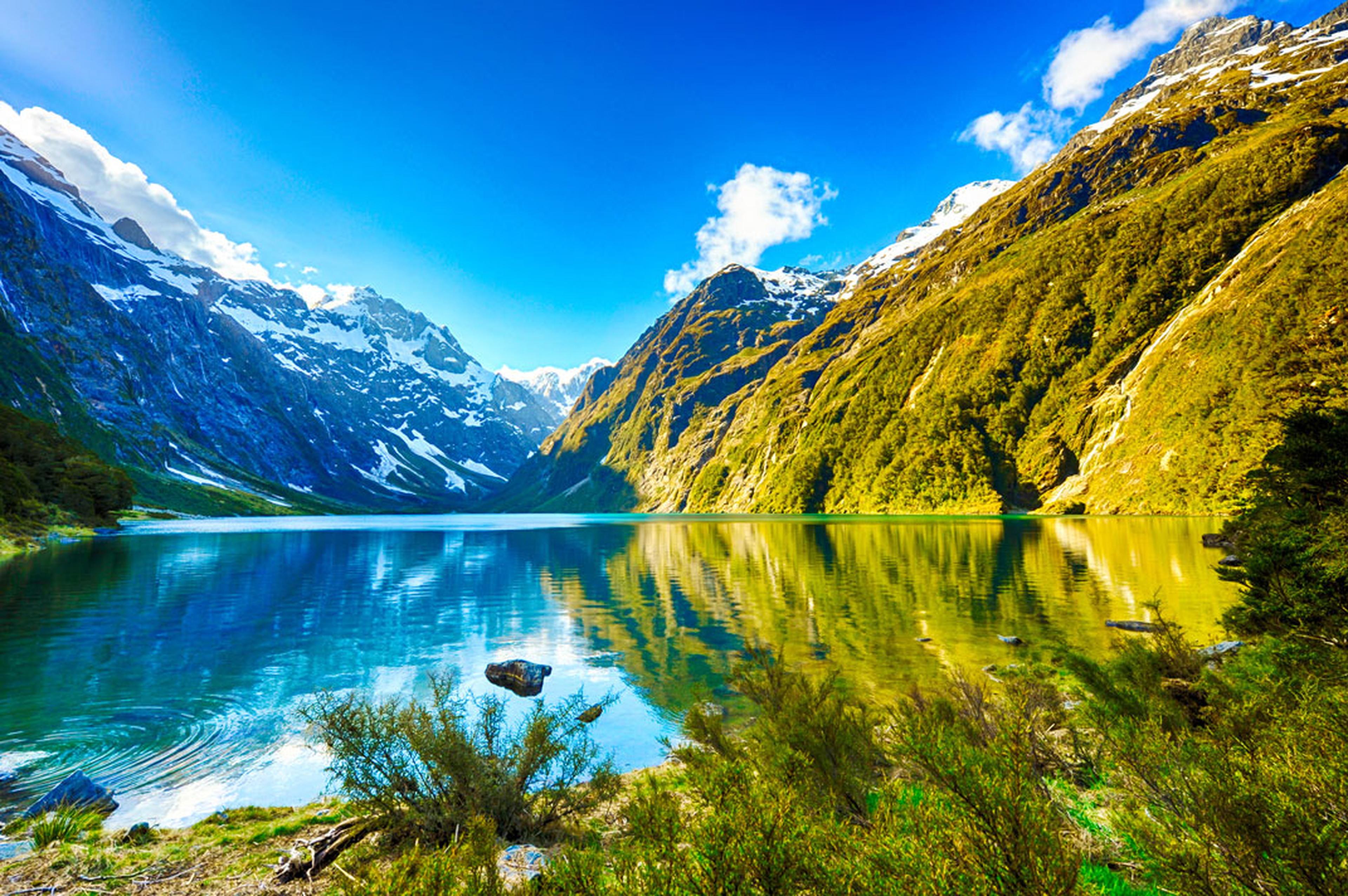 View of New Zealand Mountain range.