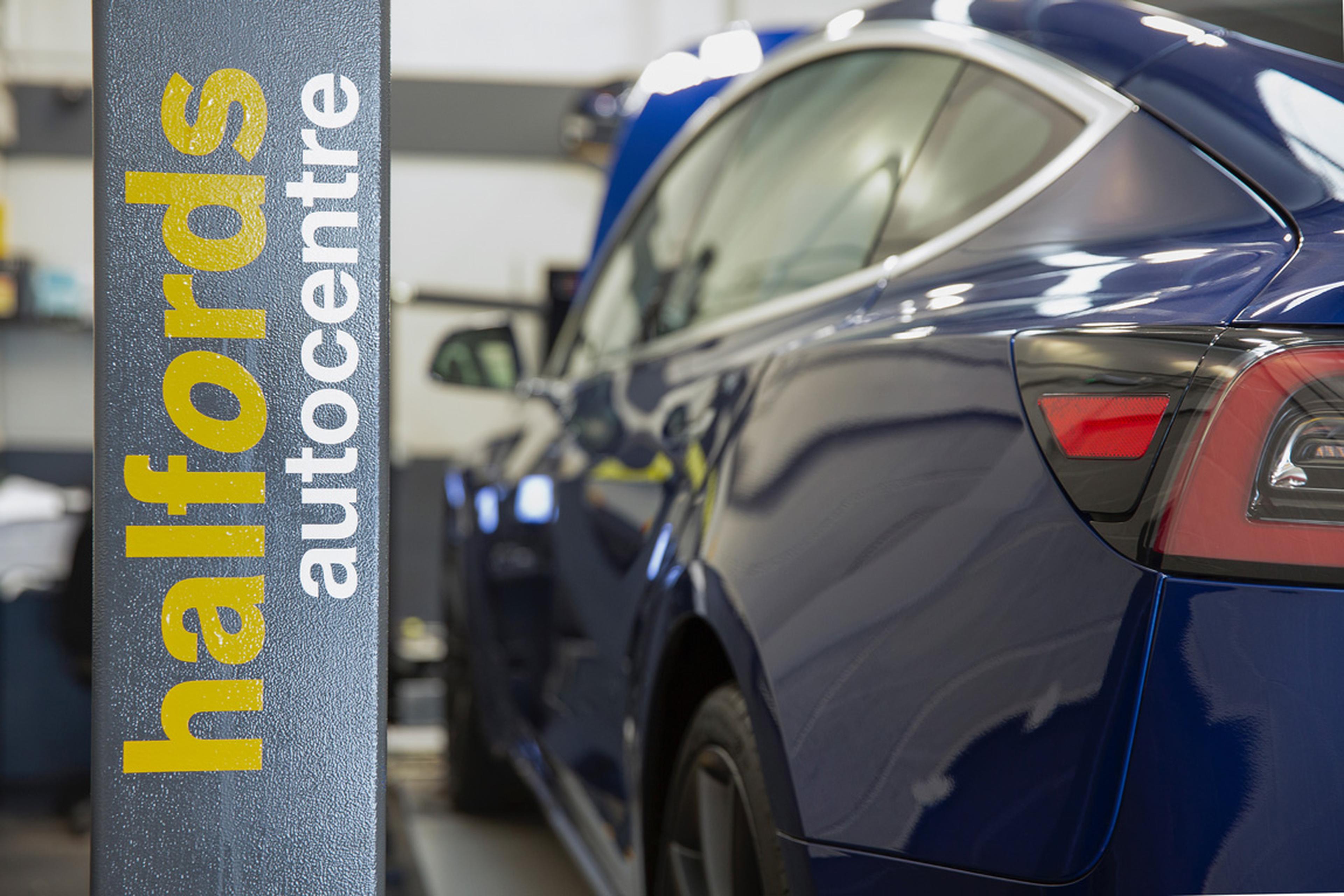 Halfords MOT services, Autocentre