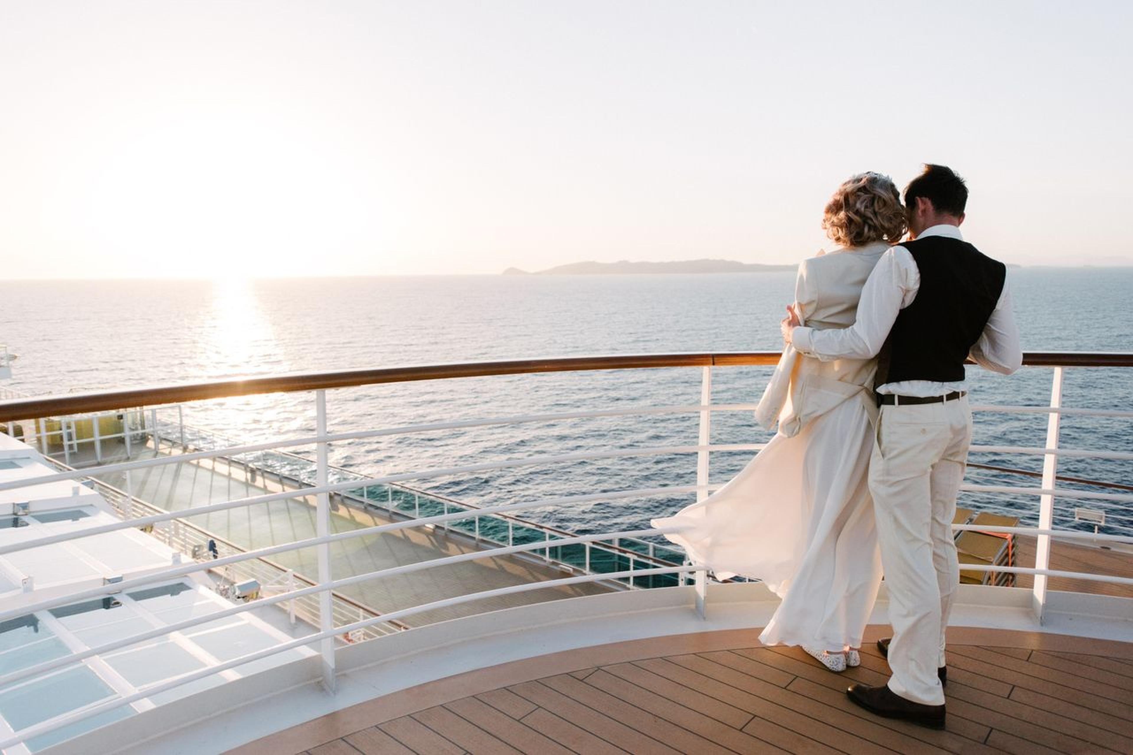 couple on a cruise