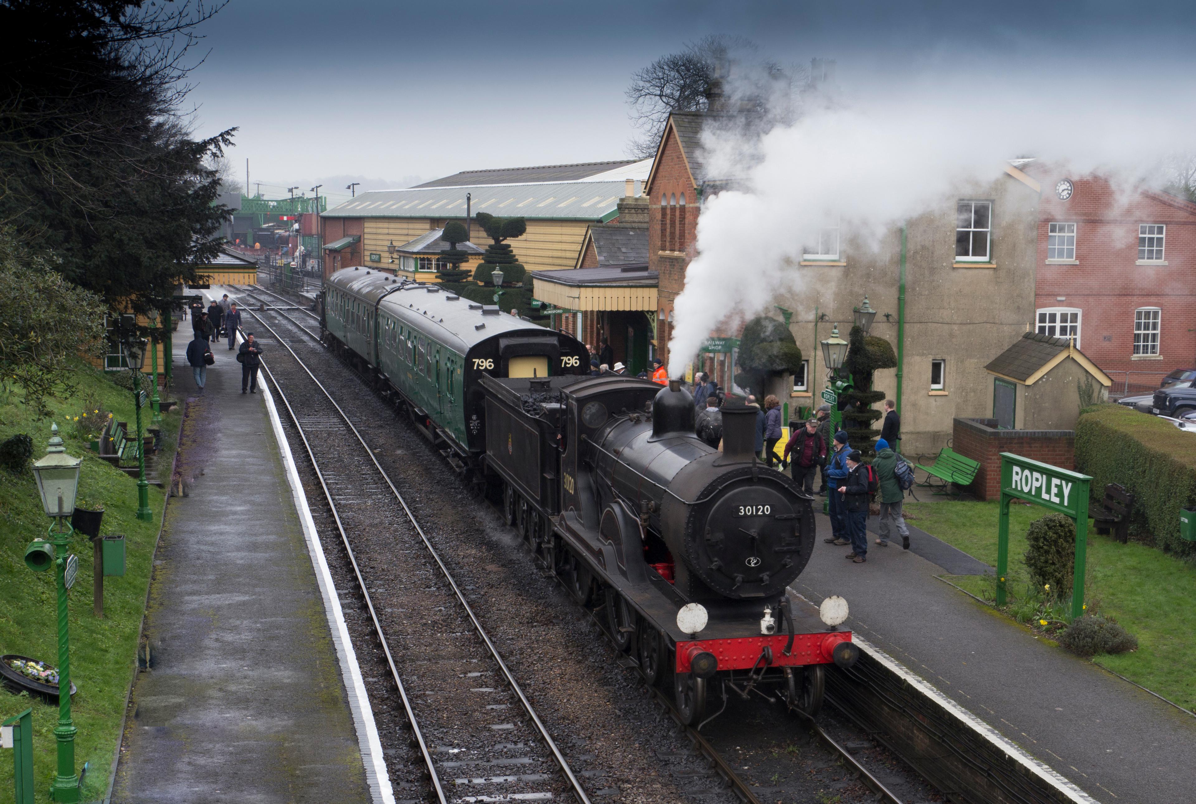 Evening Run on the Watercress Line