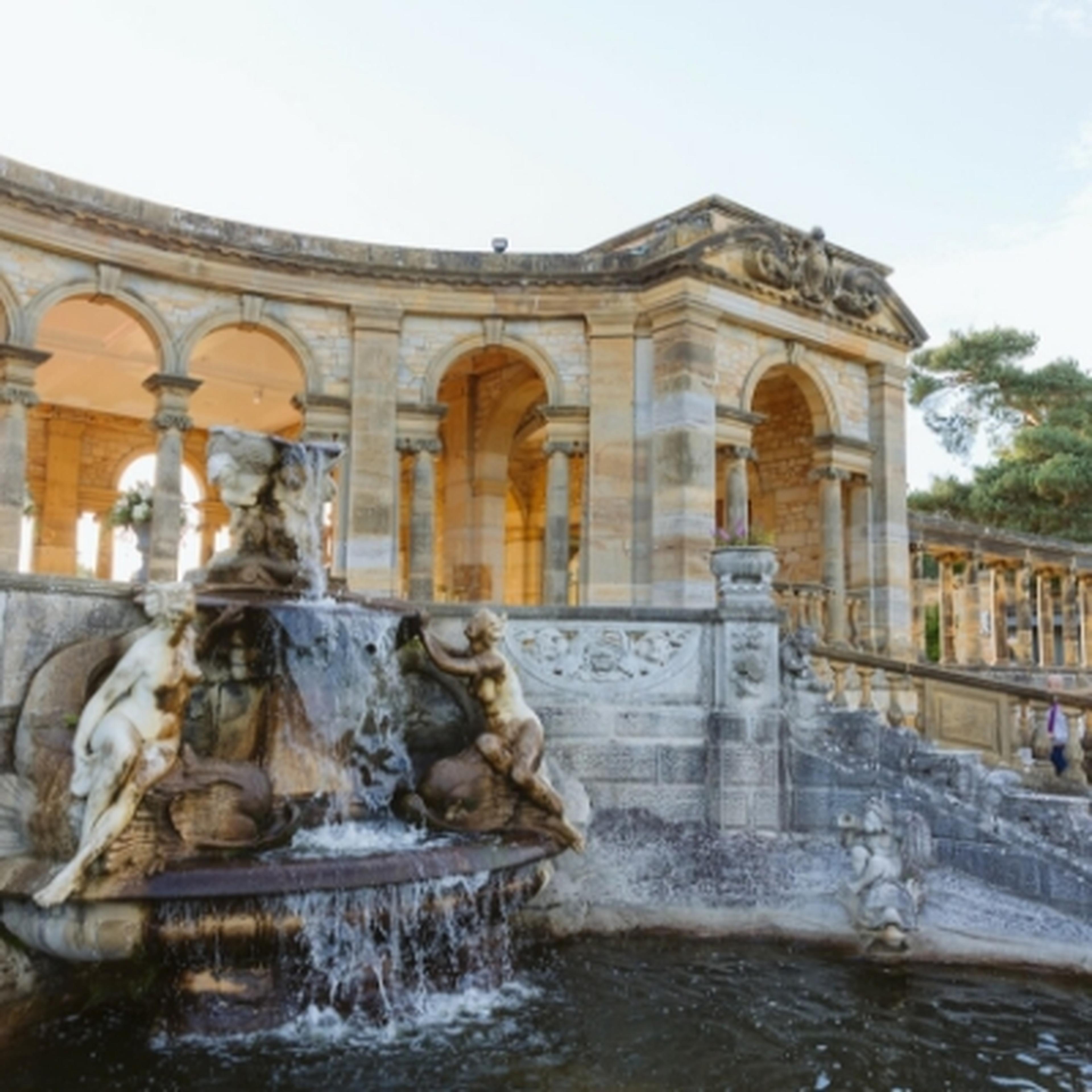 Italian Garden fountain at Hever Castle