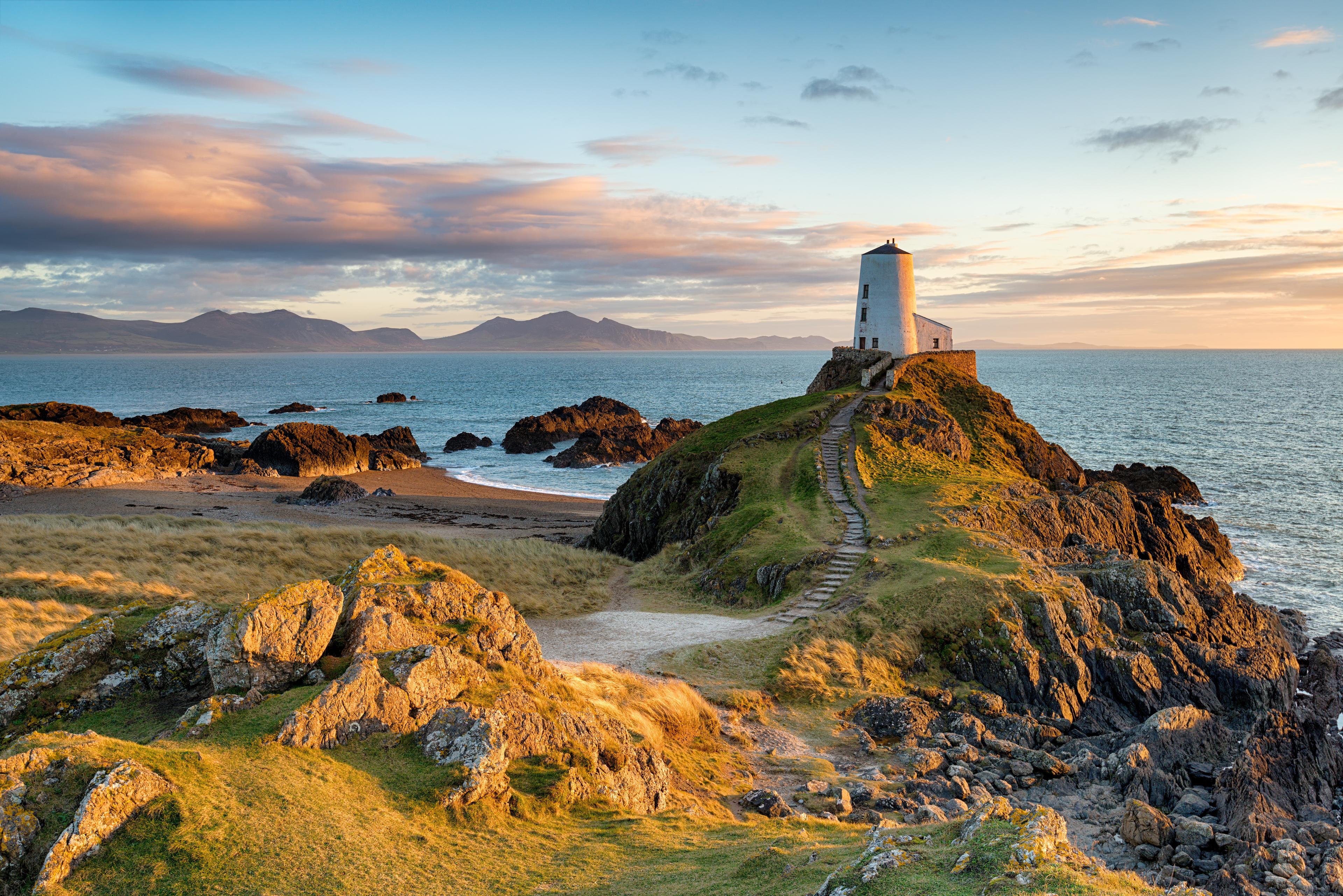 Wild Days in Coastal North Wales by Mike Roberts