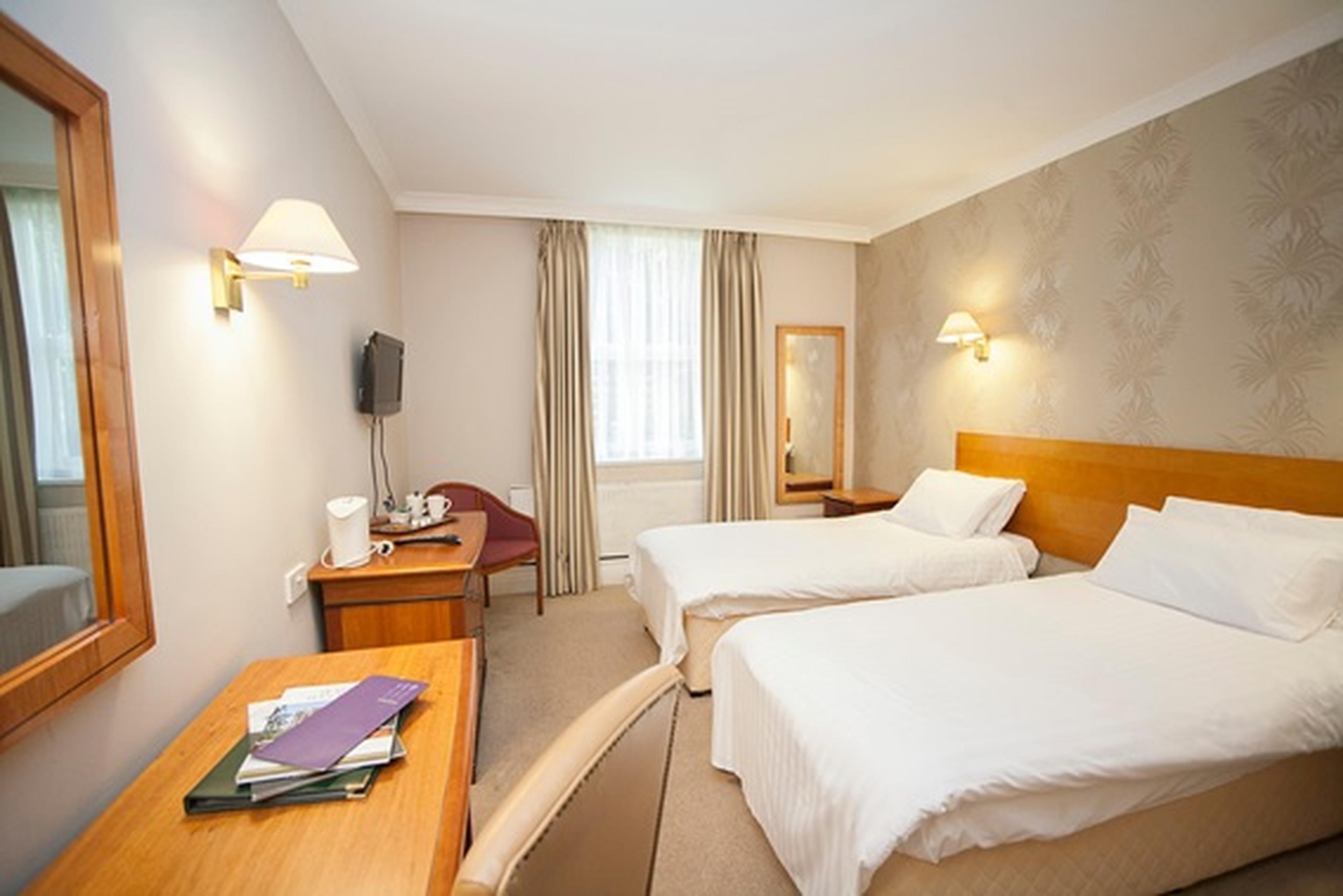 twin bedroom
