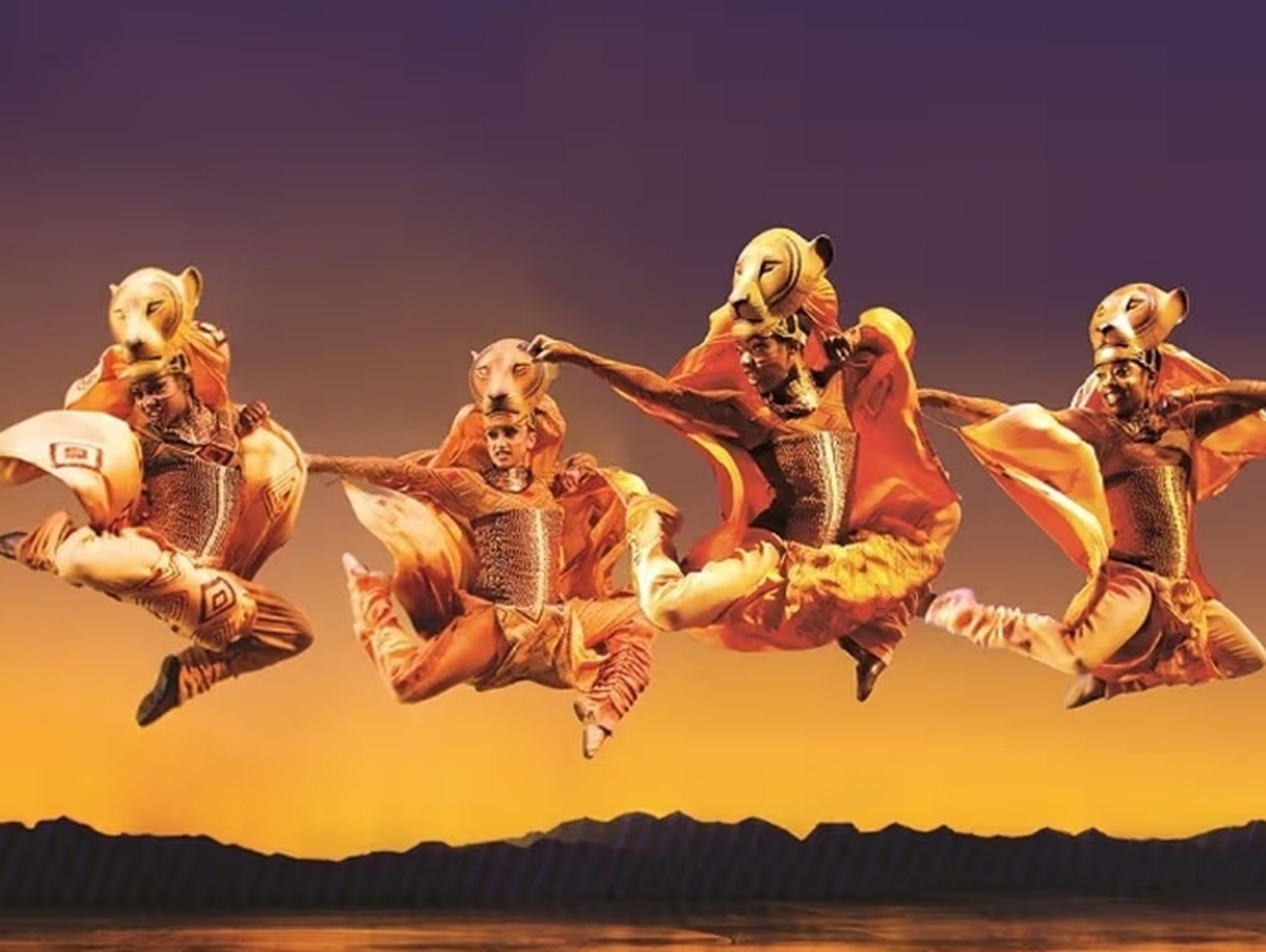 The Lion King dancers