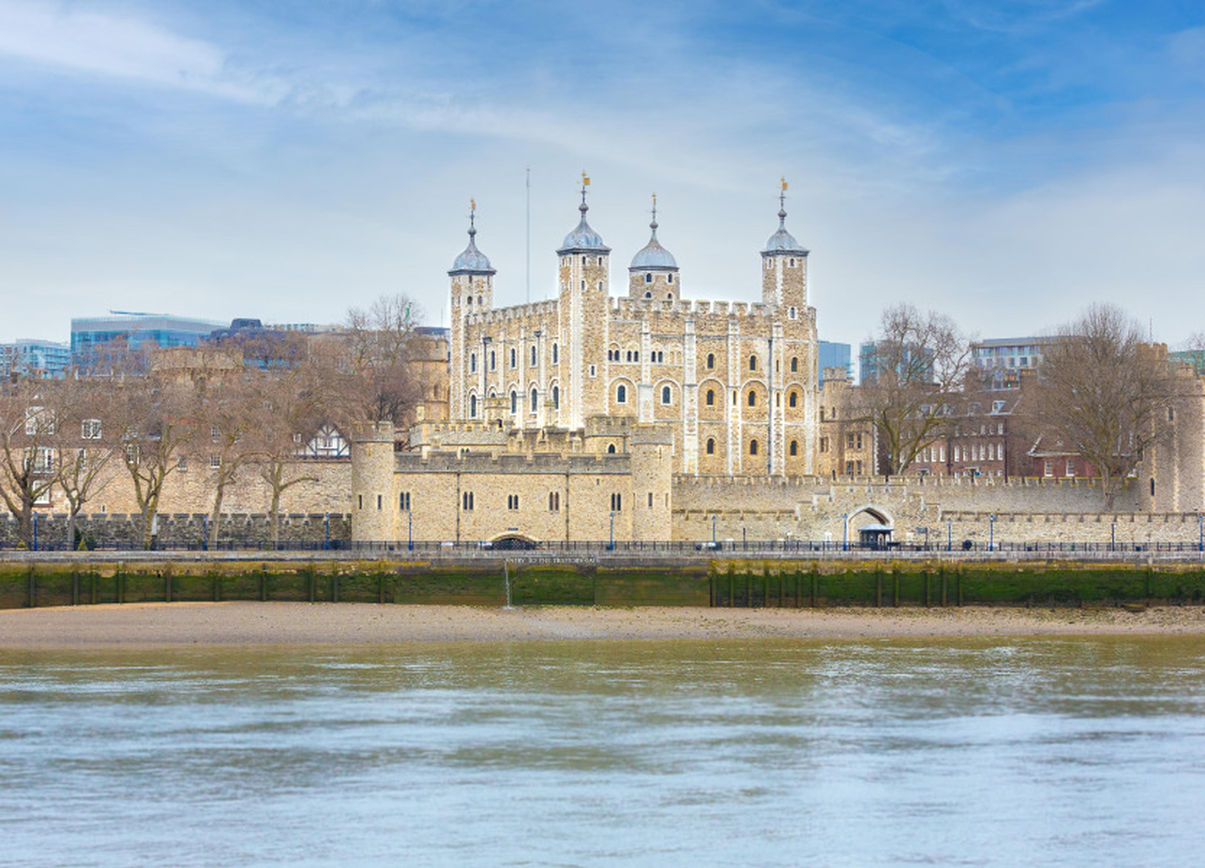Tower of London river view promo