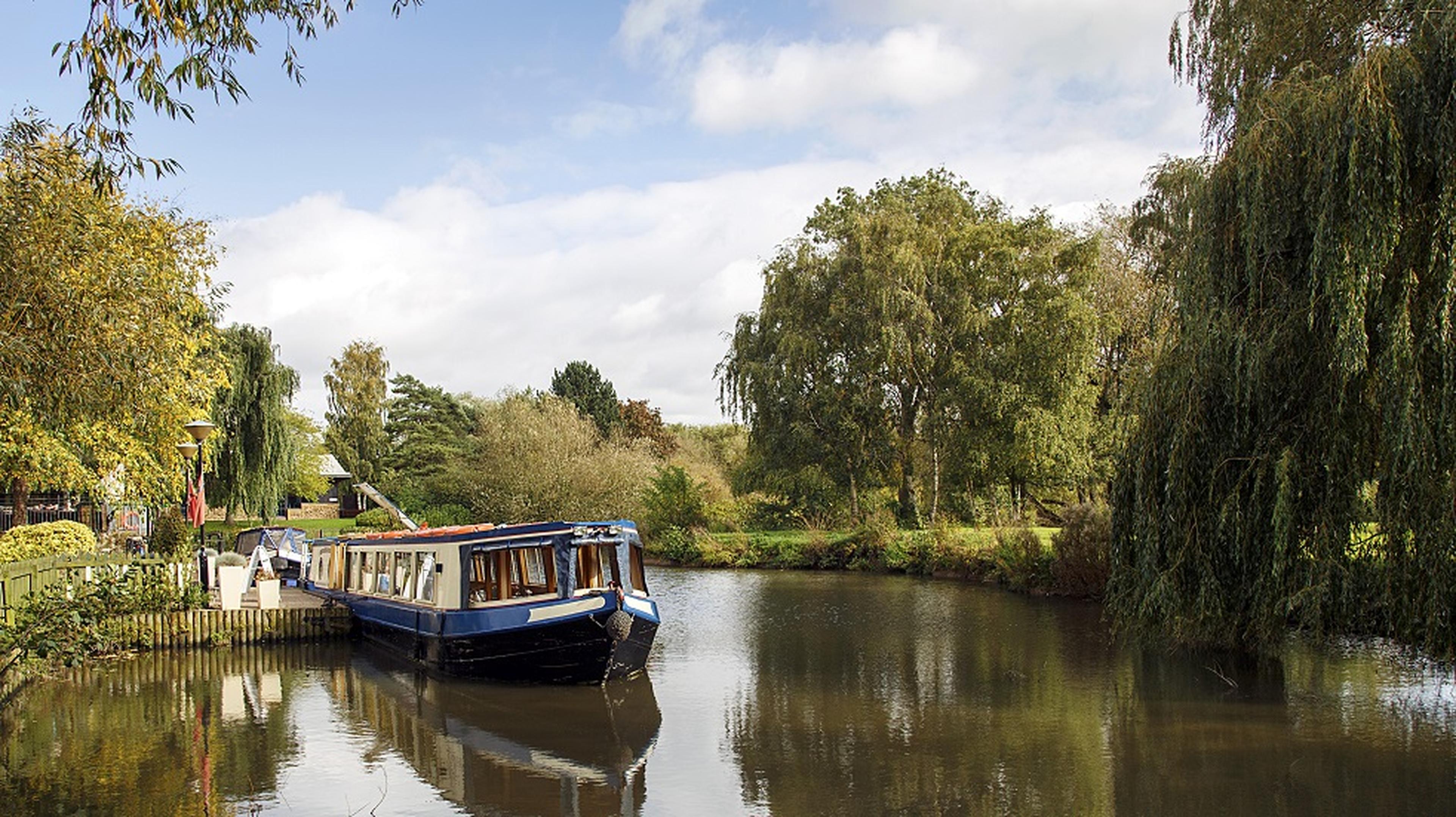 Afternoon Tea on the Grand Union Canal