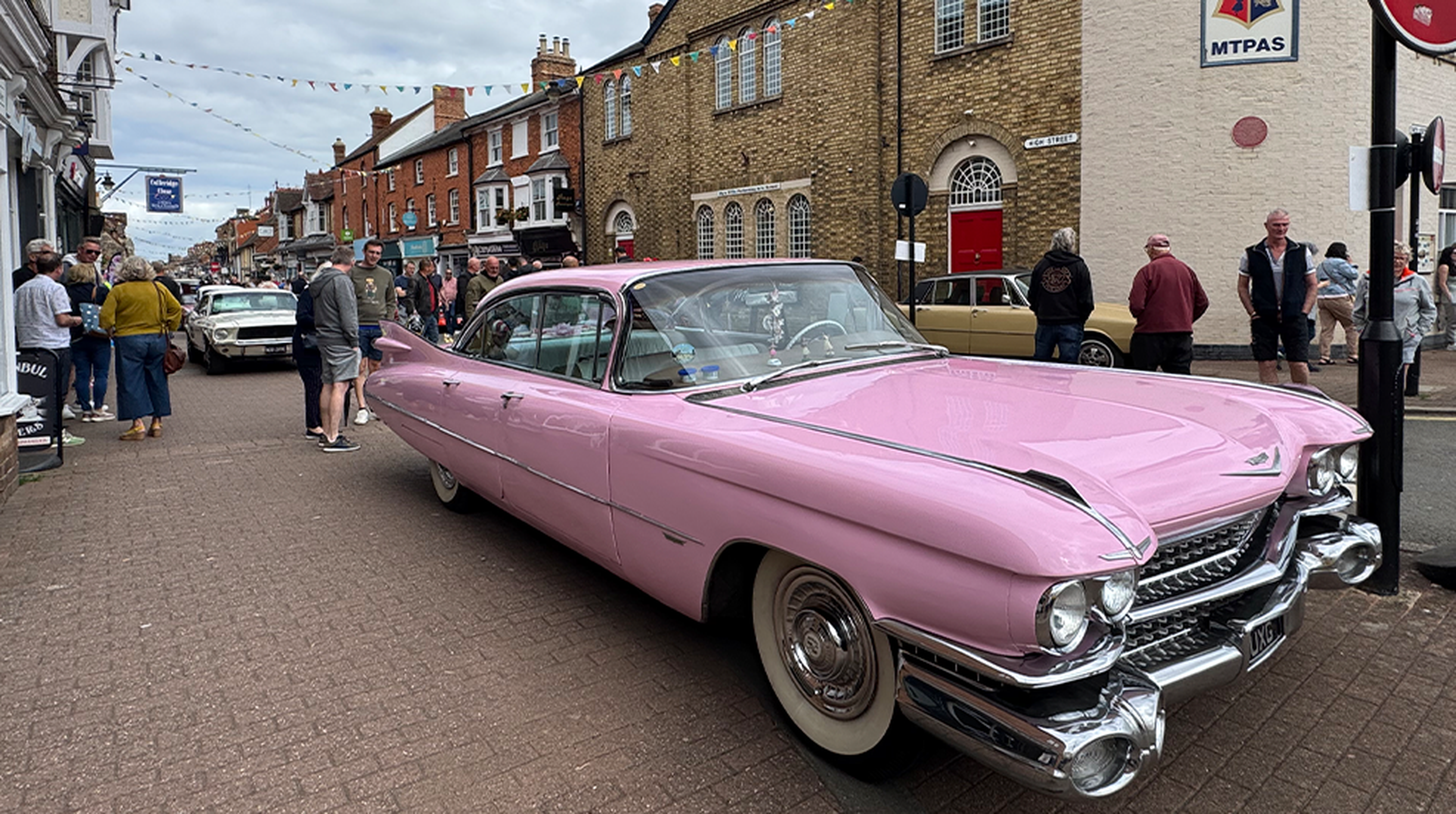 Pink classic car in Buckinghamshire