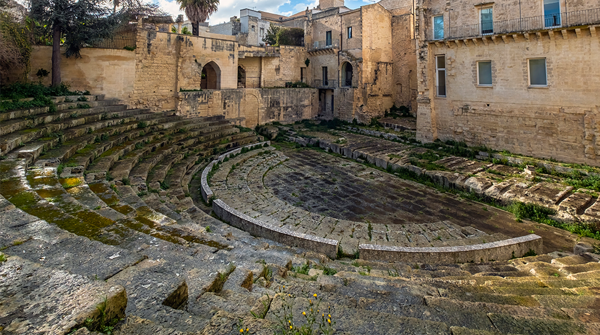 The Roman Theater of Lecce was discovered accidentally in 1929. The auditorium has 12 rows of bleachers and is dug directly into the bedrock.