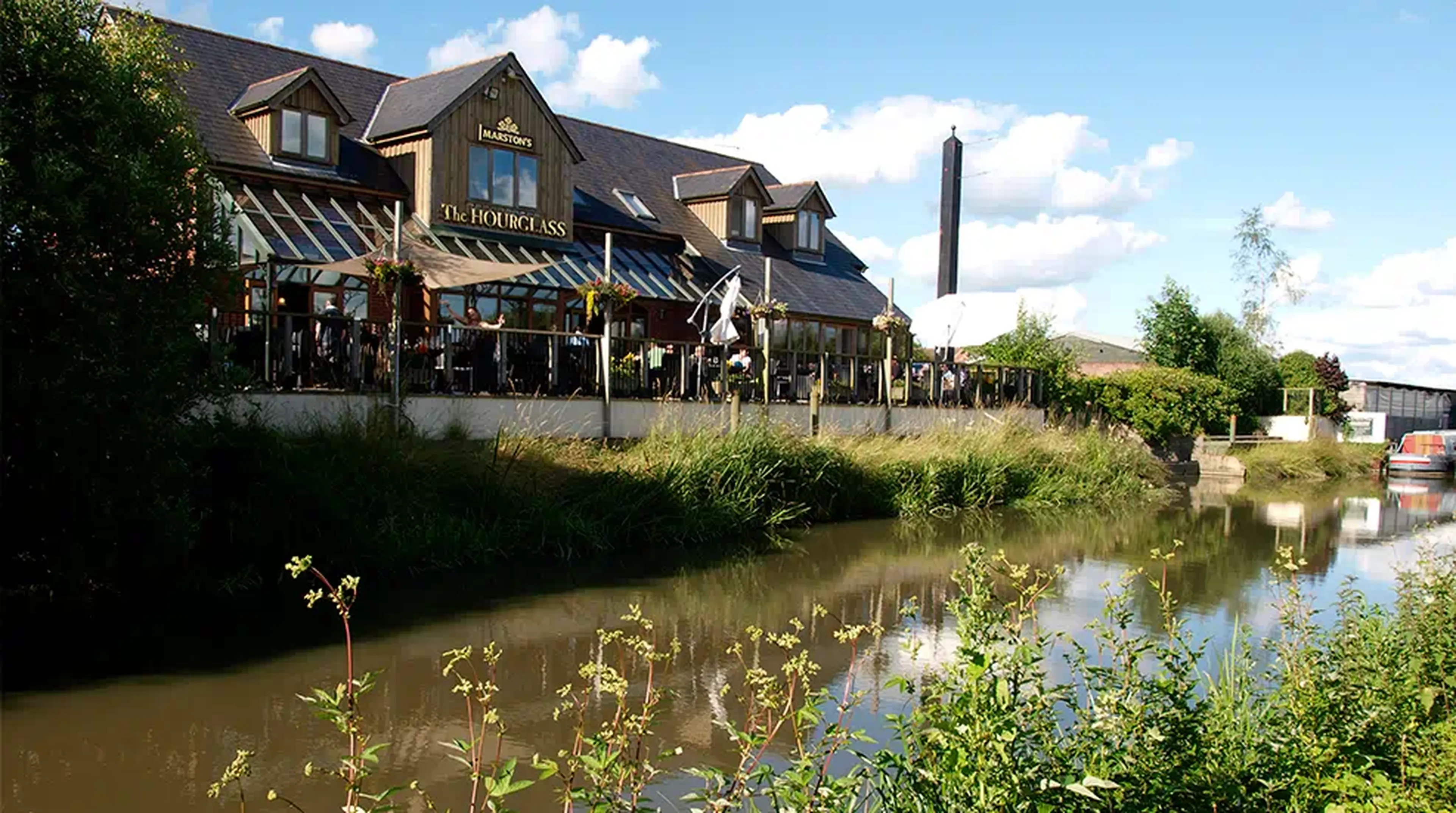 Canal-side pub with outdoor seating