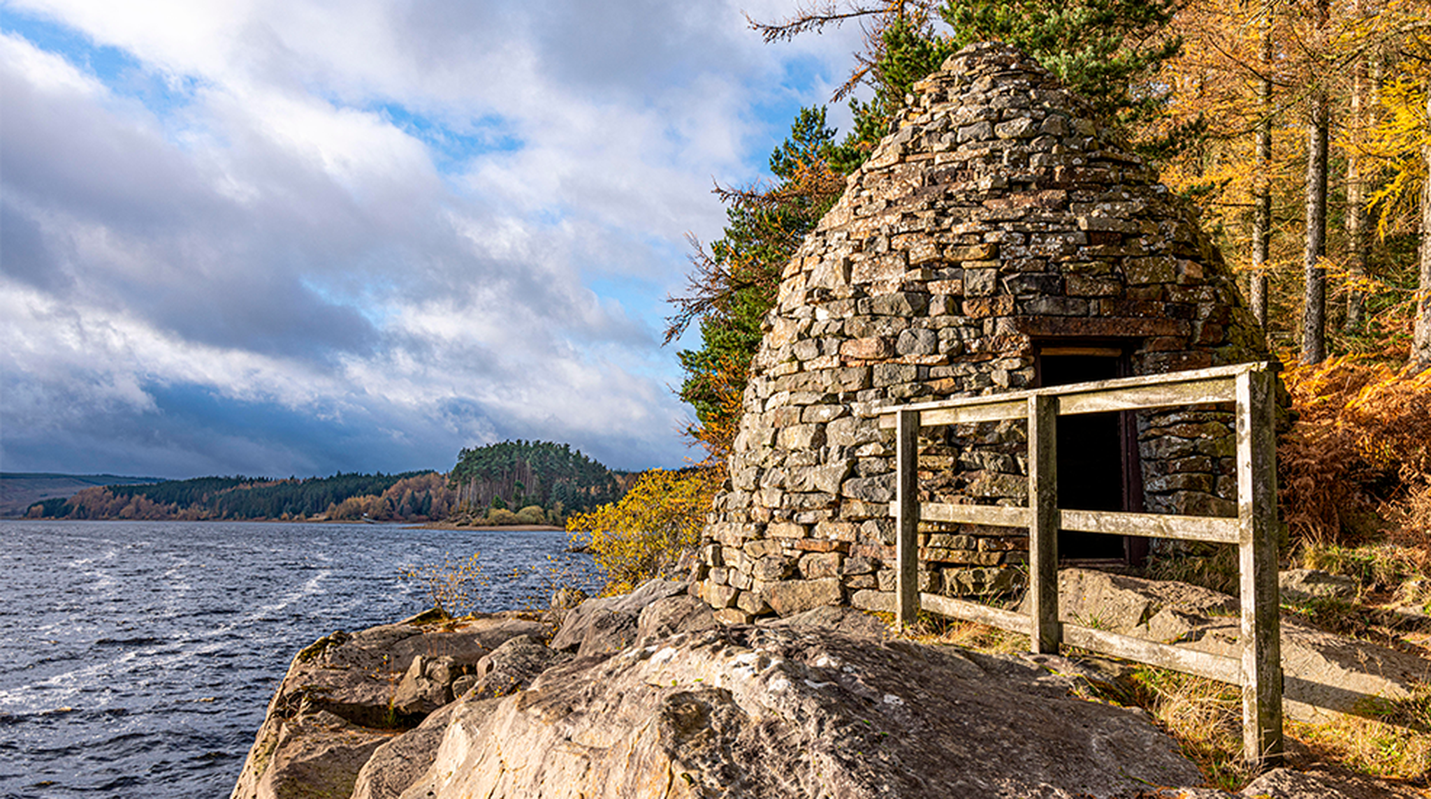 On the edge of Kielder Water in Kielder Forest is a camera obscura designed by Chris Drury in 1996 called Wave Chamber.