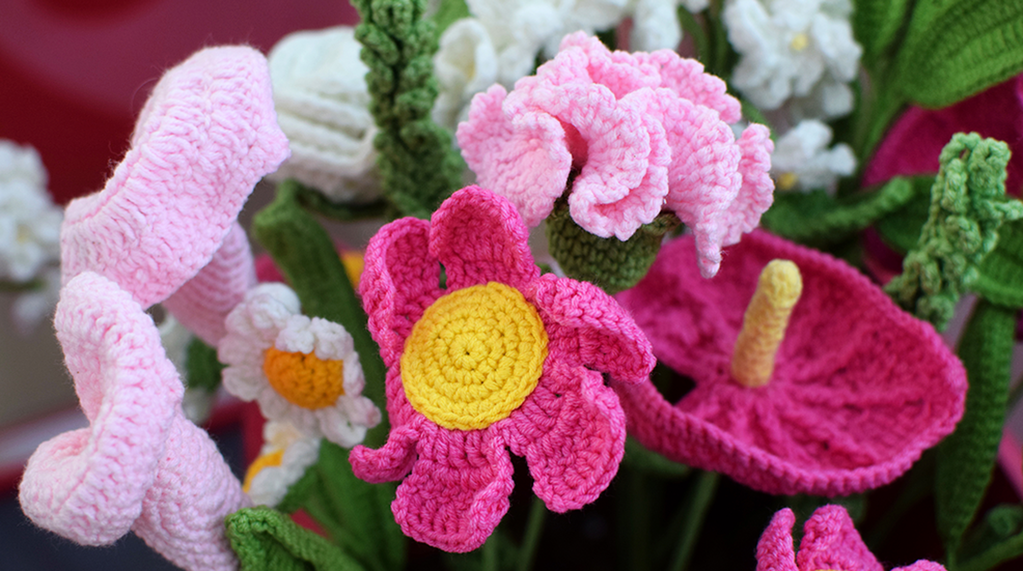 Bouquet of hand-knitted flowers