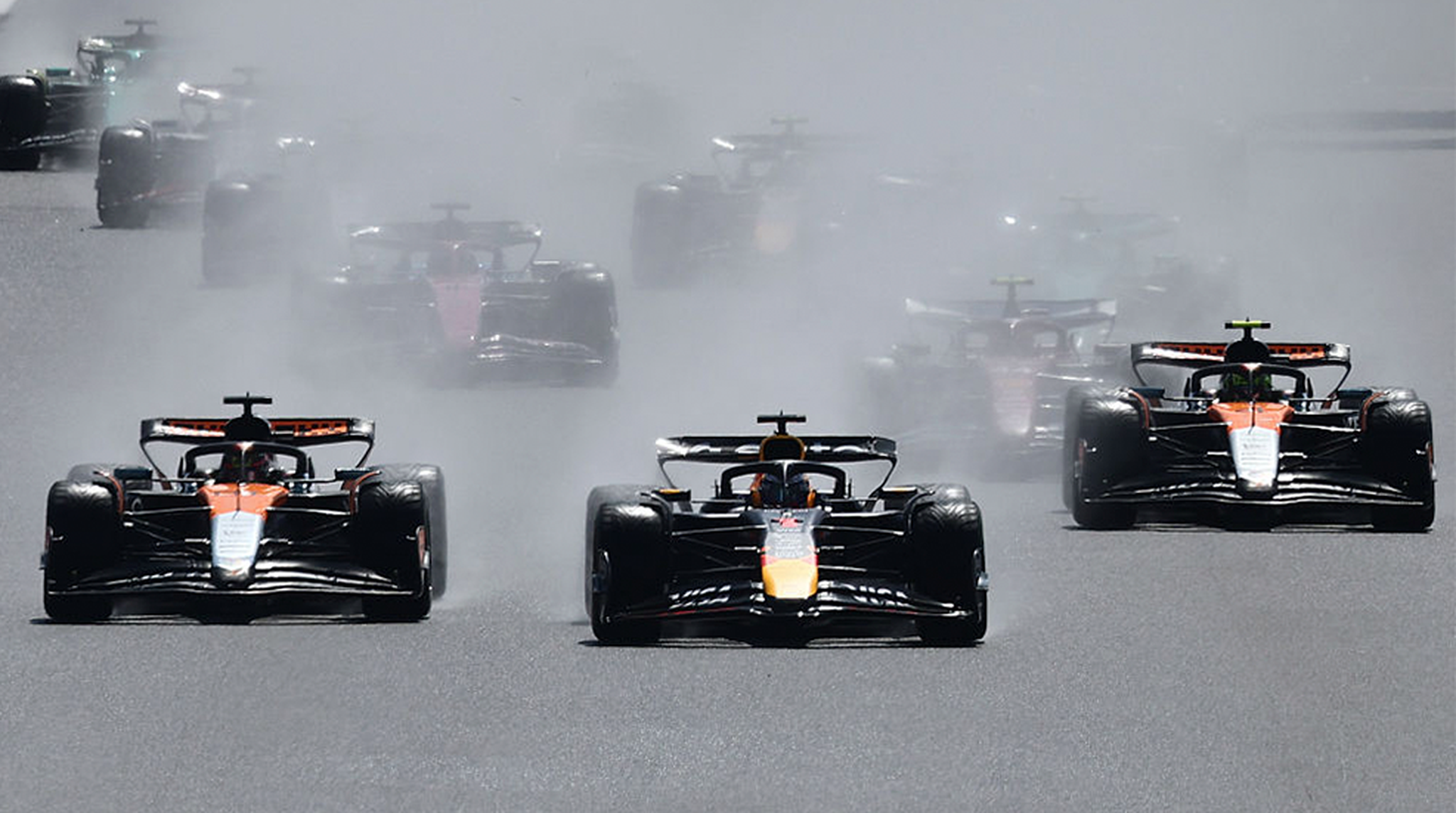 Start of the Formula 1 British Grand Prix at Silverstone Circuit in Northampton, Great Britain on July 6, 2025.