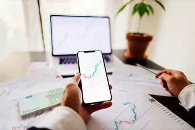 investment-stockbroker-price-trend-analysis