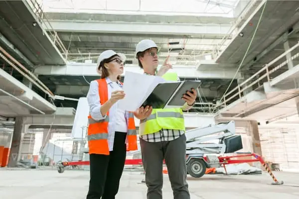 Průmysl brzdí, stavebnictví klesá a zahraniční obchod je v deficitu