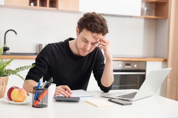 Nezaměstnanost stagnuje na 3,5 %, vláda má o jeden problém míň