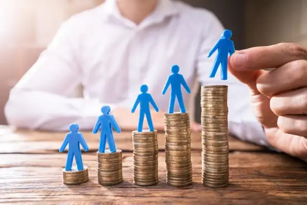 Televizní spor ekonomů. Máme v ekonomice mzdově inflační spirálu?