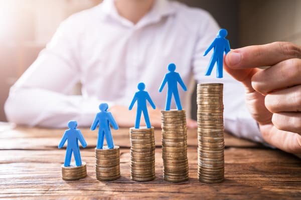 Televizní spor ekonomů. Máme v ekonomice mzdově inflační spirálu?