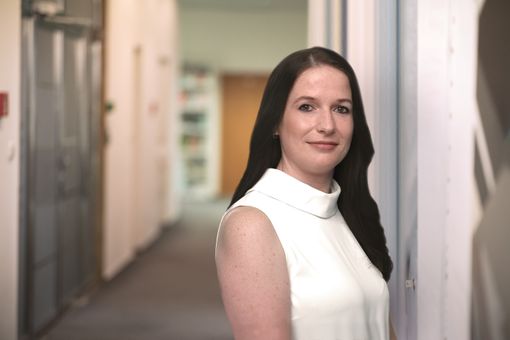 Na fotografii je naše kolegyně Jitka z HR týmu, která se stará o nábor i o zaměstnaneckou péči.