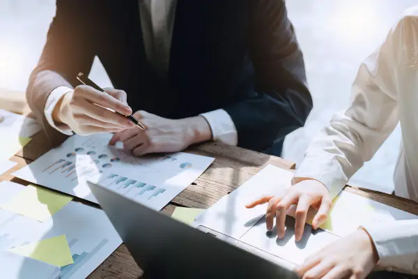 Vše, co se vám hodí vědět k investici do firemních dluhopisů