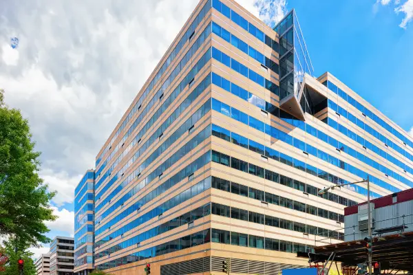 Mezinárodní měnový fond varuje před rychlejším propadem cen nemovitostí