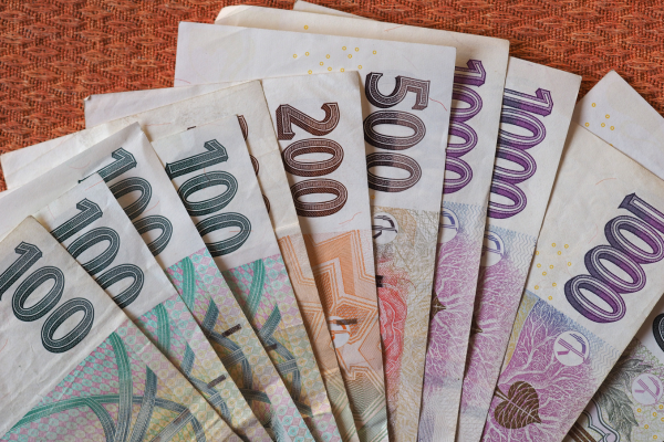 Dluhopisy za poslední rok vydělaly mnohem více než akcie, letos to bude nejspíš stejné