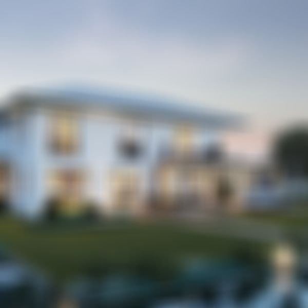 Modernes zweistöckiges Haus mit großen Fenstern, einer geräumigen Terrasse und einem gepflegten Garten mit Teich und Sitzbereich im Freien.