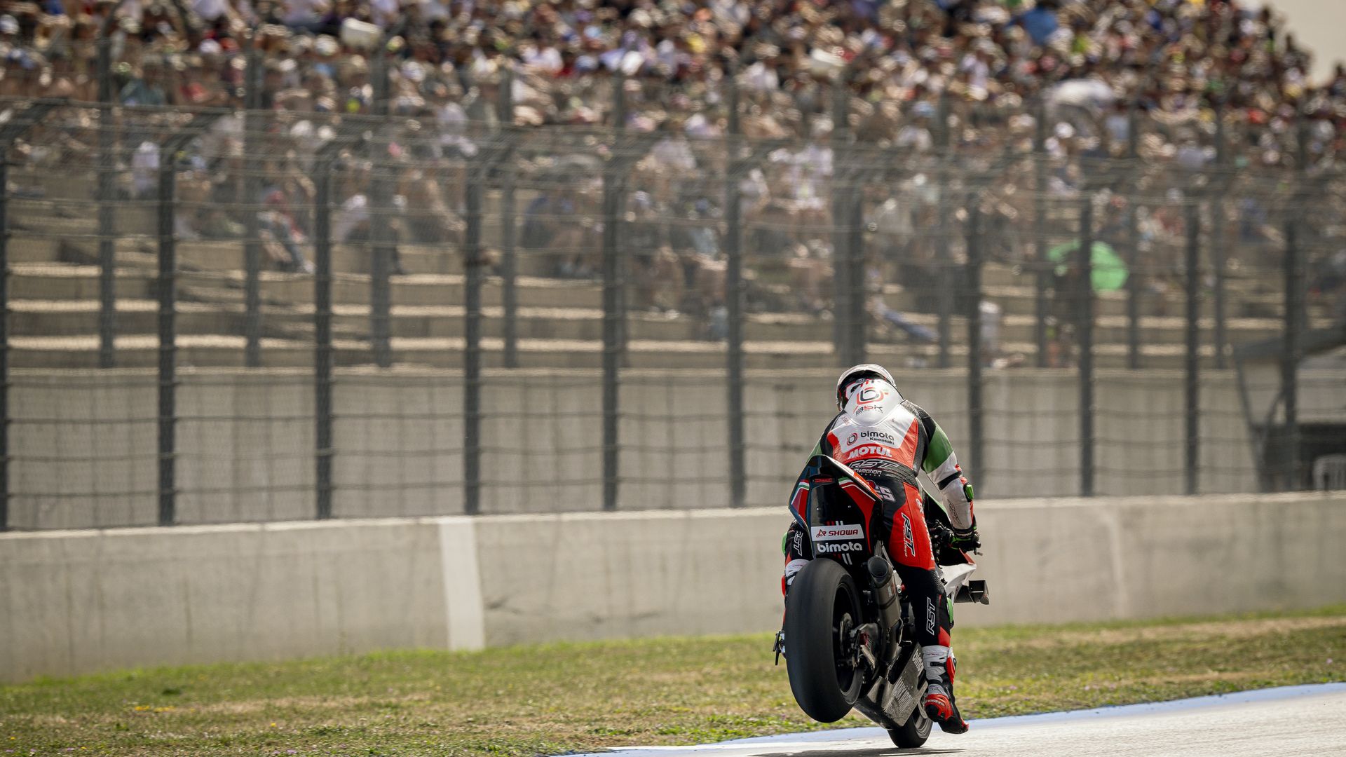 Superpole Race Top Five For Lowes In France