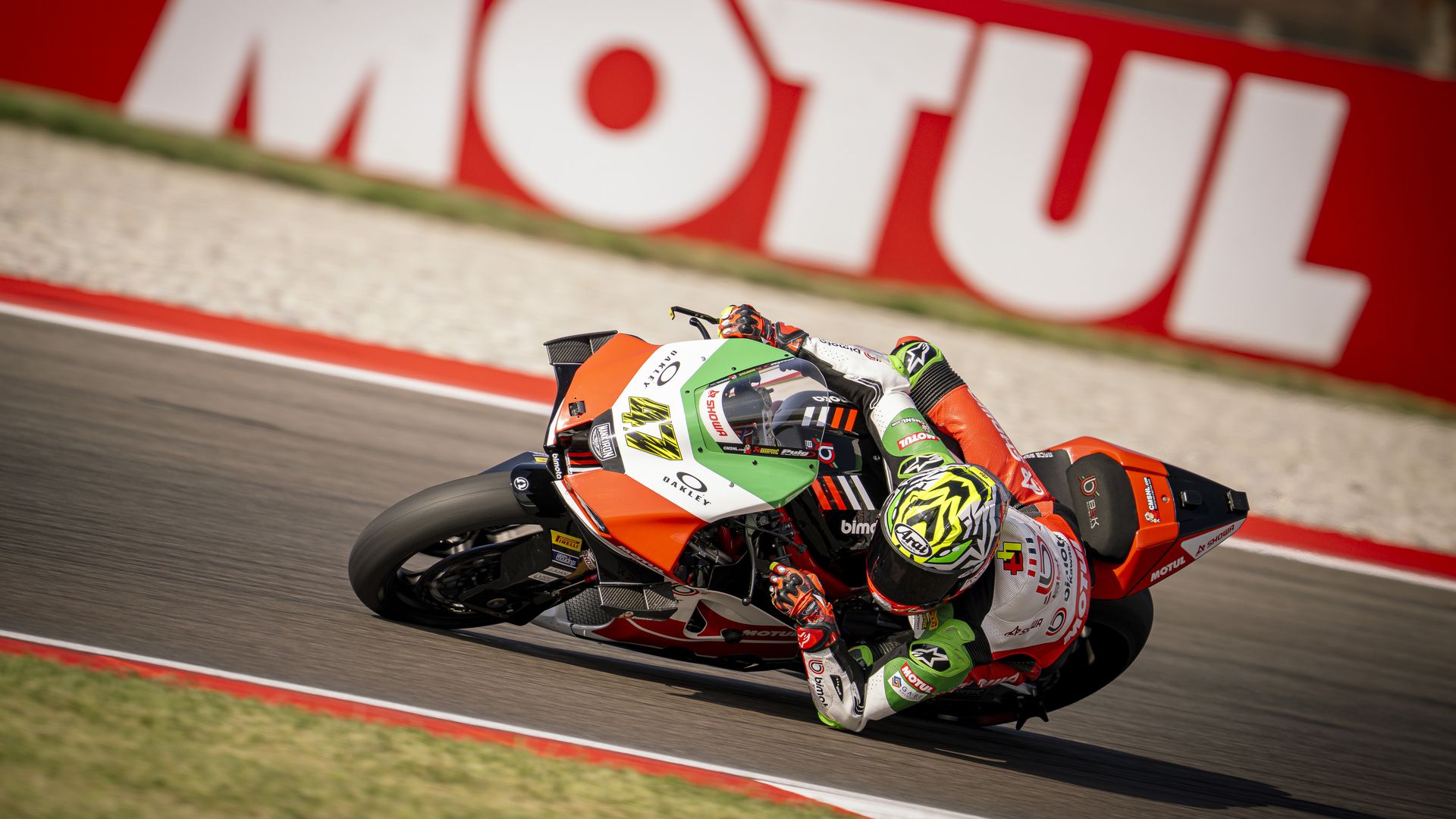 Penultimate Round Awaits Lowes And Bassani