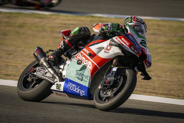 Lowes Starts Final Weekend Inside The Top Six