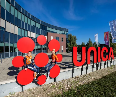 Unica sponsor Michelle & Xandra Velzeboer