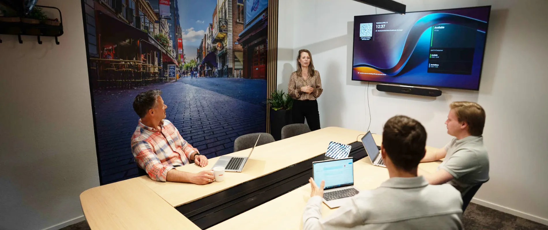 Interactief vergaderen met Microsoft Teams Rooms