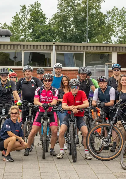 Mountainbikers tijdens de unica sportdag 2025