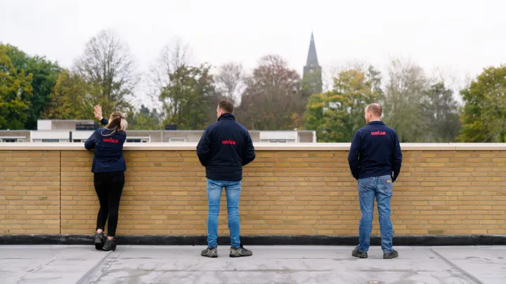 Wooldhuis shot op het dak