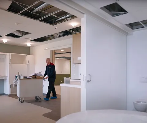 Antonius_collega aan het werk