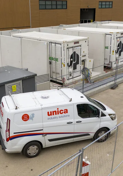 Auto met batterijen unica