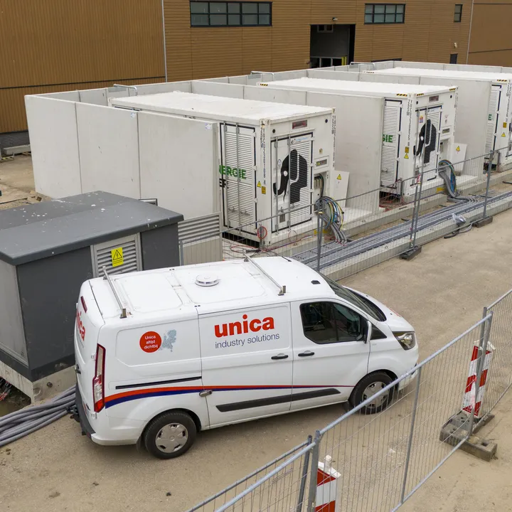 Auto met batterijen unica