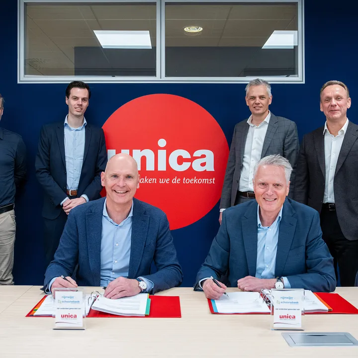 Unica Nijmeijer Schoonebeek - Ondertekening